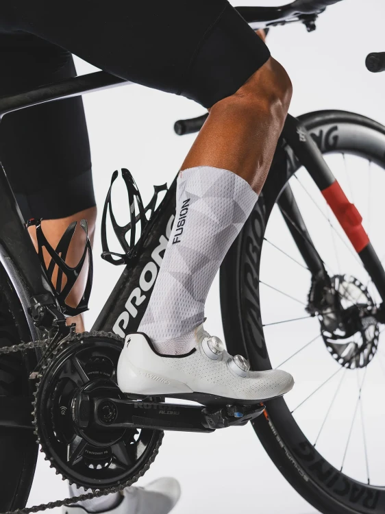 TEMPO-RR-Aero-Sock_1120_white-grey_4_v1-6539328.webp