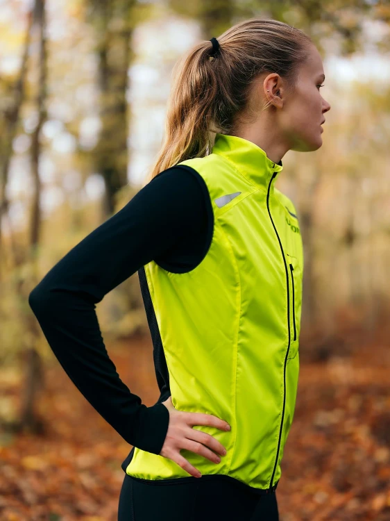 Womens-S1-Run-Vest_0037_Yellow_4_v3-9405730.webp