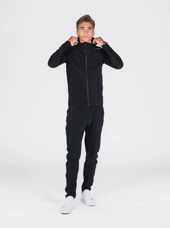 Mens-Recharge-Hoodie_0299_Black_3_v1-7006223.webp