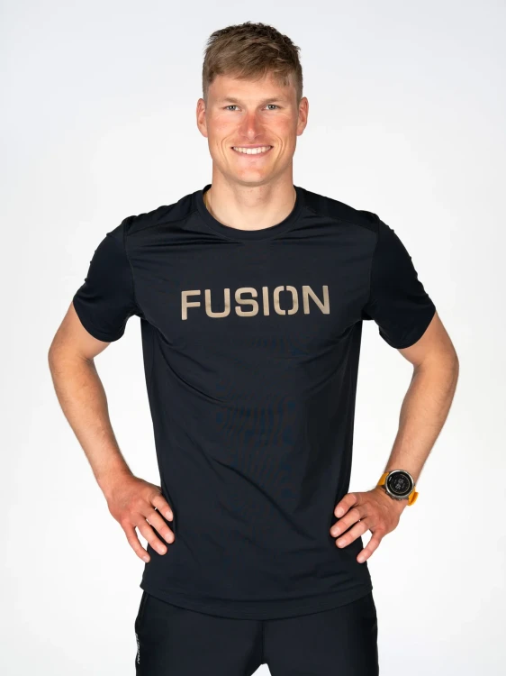 Mens-Recharge-T-shirt_1017_Black_1front_low-2617206.webp