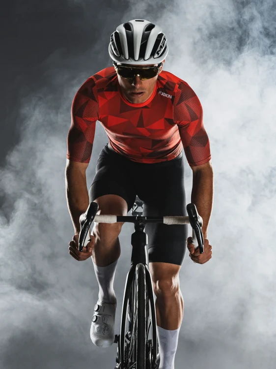 Tempo-bib-shorts_0175_Black_4_v1-7953252_9562c6a3-d87c-48a2-b9d1-4758c0ed4665.webp