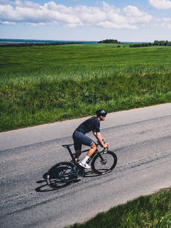 Mens-C3-Bib-Shorts_0142_Grey_3_v1-8202901.jpg