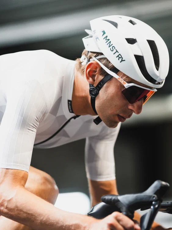 Mens-tempo-road-race-suit_0229_White-grey_3_v1-10962351_30c9636d-d368-4b7f-bf29-28eee98590b1.webp