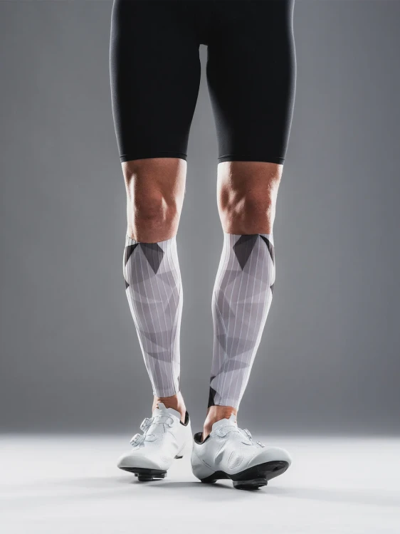 TEMPO-Pro-Calf-Sleeves_1273_Carbon_1_v1-11191002.webp