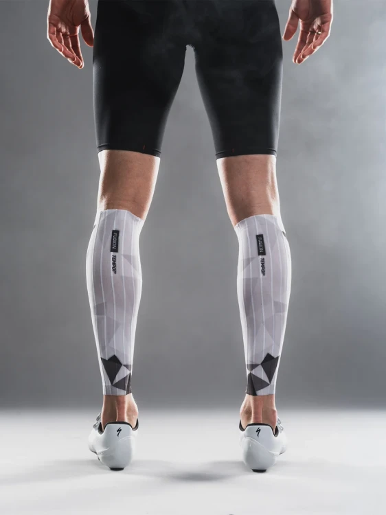 TEMPO-Pro-Calf-Sleeves_1273_Carbon_2_v1-11191001.webp